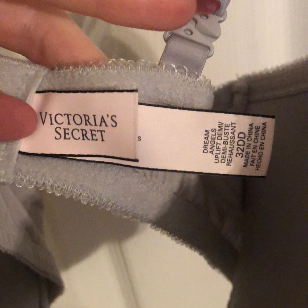 Grey bra - Picture 2 of 3